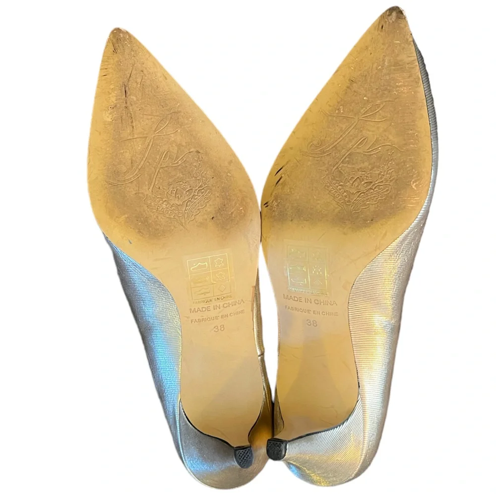 Free People Florence Pumps | Gold & Black | Women’s 38 - Picture 7 of 7